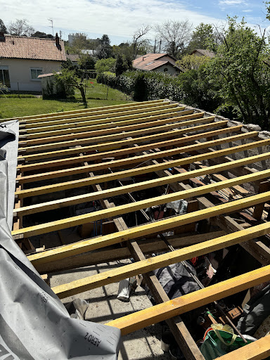 Photo de LM RENOVATION - Artisan Couvreur Mérignac et alentours (33) à Mérignac (33700)