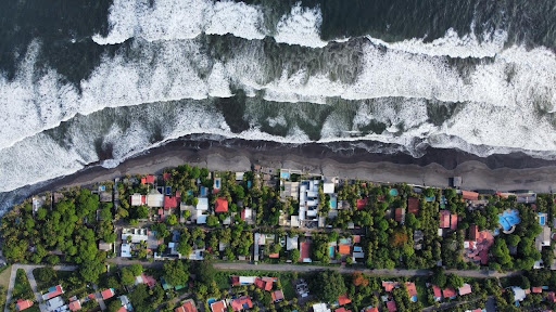 Surf Strong El Salvador.