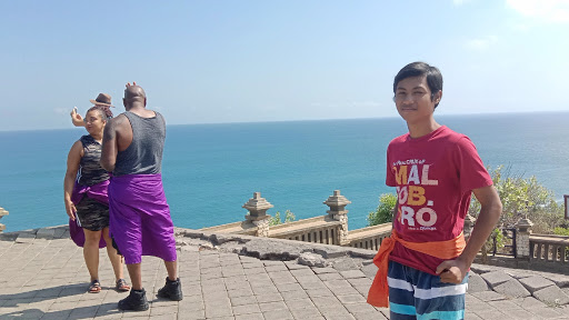 Airport pick up and drop and tour service bali