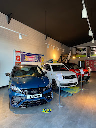 Photo n°7 de LIGIER STORE - M.M.L VANNES - VOITURES SANS PERMIS LIGIER à Vannes (Vendeur de voitures d'occasion)