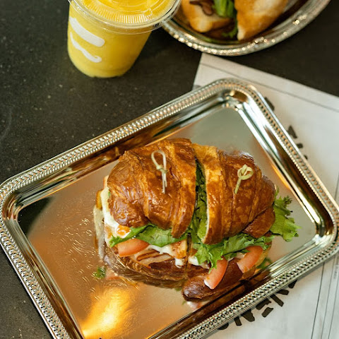 Mr. Baguette - Wynwood by null