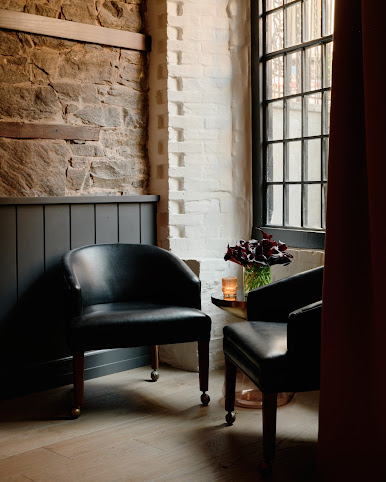 Jac's on Bond by null