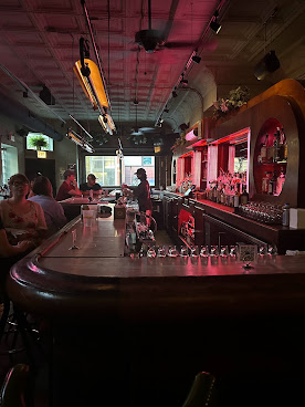 Central Park Bar by null