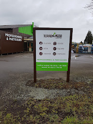 Photo n°4 de Terrena Pro Essentiel à Lassay-les-Châteaux (Magasin de vêtements professionnels)