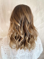 Olya coiffure à Dizimieu