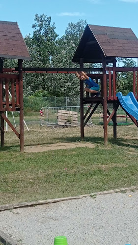 Opinii despre Győrzámolyi focipálya în Győrzámoly - Sportpálya