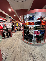 Photo n°12 de Signoret Bernard à Sallanches (Magasin de vêtements pour femmes)