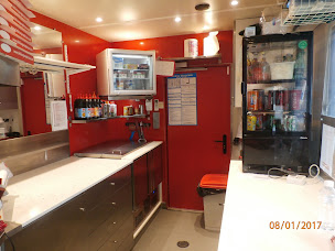 Photo n°35 de Le Kiosque à Pizzas Lesneven et son distributeur 24/24h à Lesneven (Pizzas à emporter)