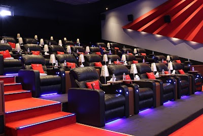 Photos of Oscar Cinema