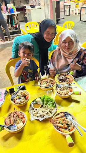 Mukhlis tomyam seafood