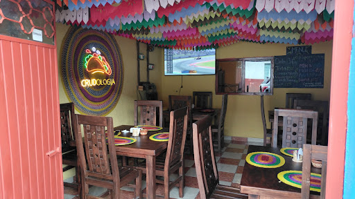 CRUDOLOGÍA tacos y tortas ahogadas