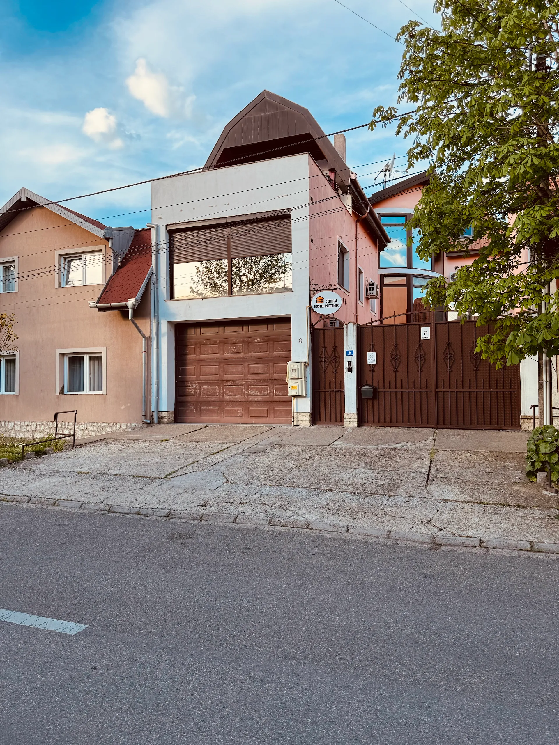 Central Hostel Partener