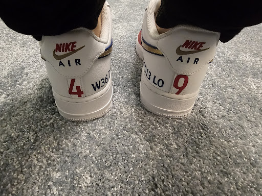 Gitartsy custom sneakers and art - Thumbnail