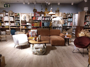 Photo n°13 de Maisons du Monde à Saint-Quay-Perros (Magasin de canapés)