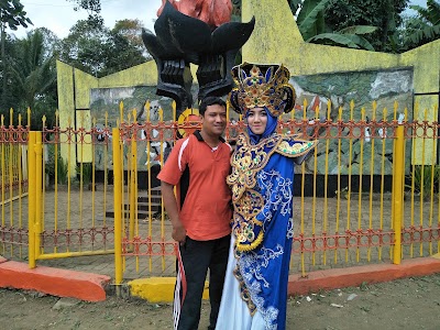 Photos of Monumen Brimob Tlogowaru