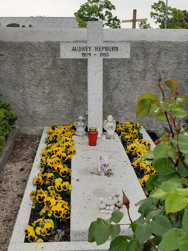 Tolochenaz Cemetery