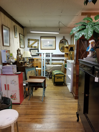Useful Things Antiques & Collectibles Store - Thumbnail