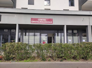 Photo n°2 de Docteur _ Aurora CRISTEA/Docteur Amr Elkadi à Villenave-d'Ornon (Ophtalmologiste)