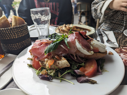 Café Capone - Thumbnail