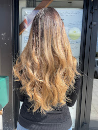 Photo n°6 de Mr&Mrs Coiffeur, Barbier à Pompignan (Salon de coiffure)