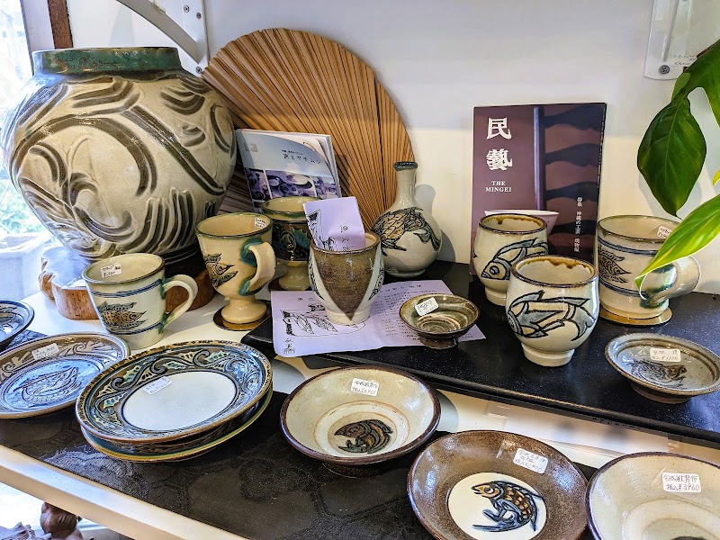 くじらブックス＆Zou Cafe