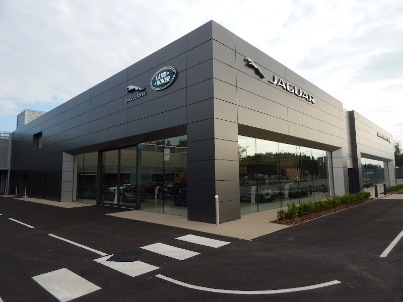 Vertu Land Rover Taunton photo 2