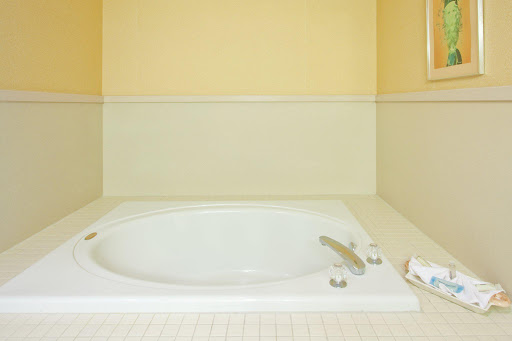 Holiday Inn Express & Suites Clearwater/US 19 N, an IHG Hotel - Thumbnail