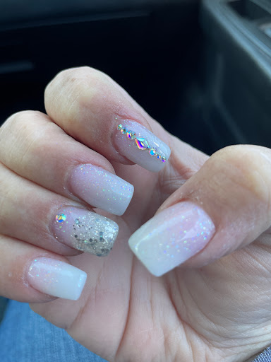 Davi nails in Moon township - Thumbnail