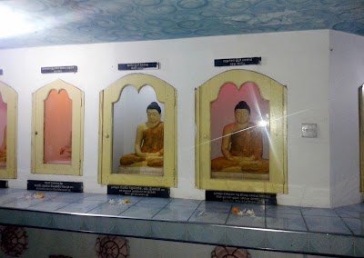 Photos of Kurudugasmanana Temple (Sri Walukaramaya)