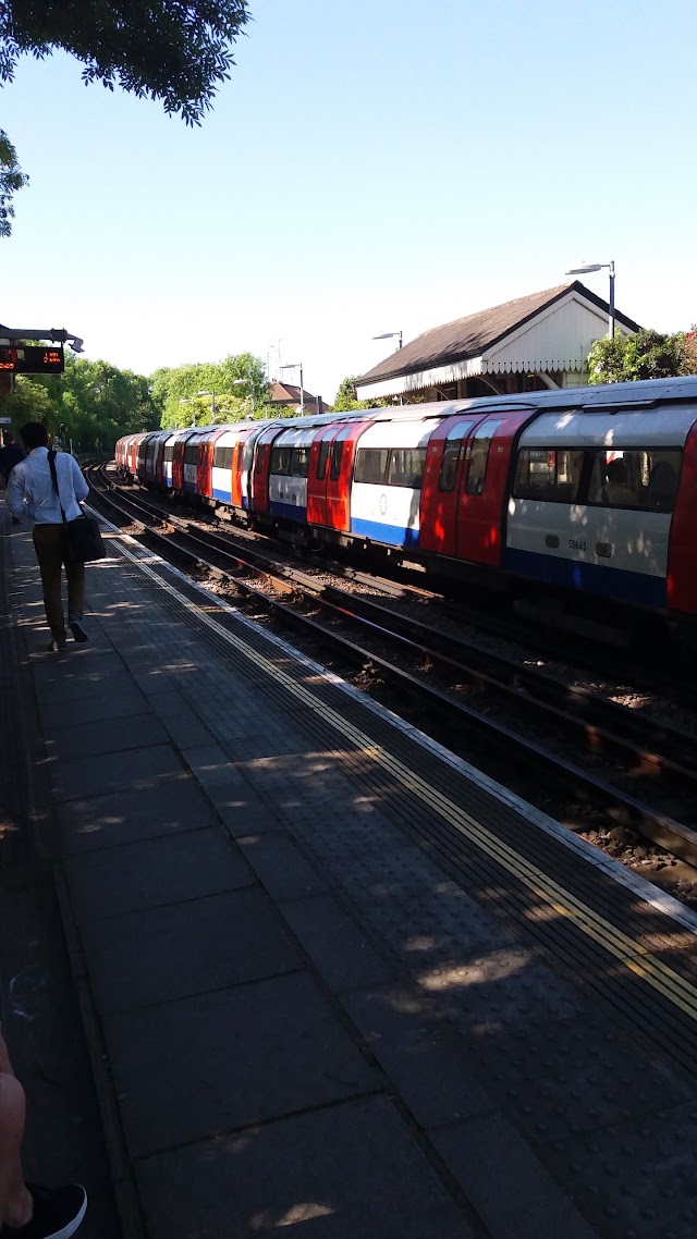 West Finchley London Underground Station