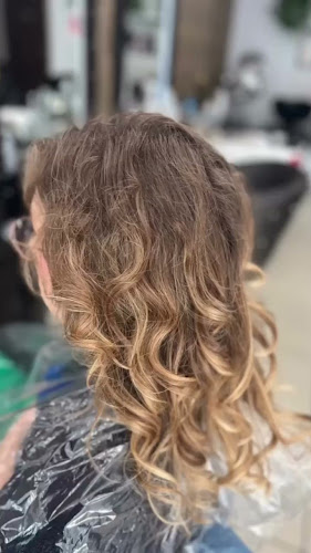 Opinie o ArtHouse L'oreal w Tarnów - Salon fryzjerski