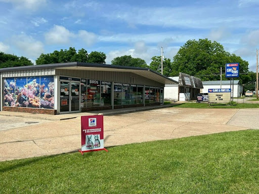 Claws & Paws Pet Store