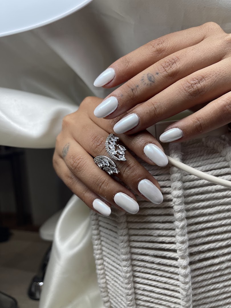 Nails Luna Janati - Beauty Center