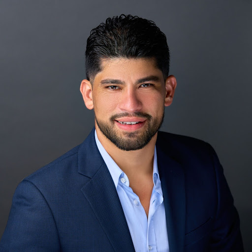 Christopher Ulloa - Visual
