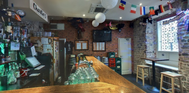Komentari i recenzije Charlie's Bar Split