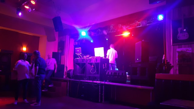 Groove Bar & Lounge