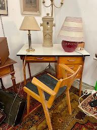 Photo n°7 de Village Antiquités Brocante Rauzan à Rauzan (Magasin de meubles d'occasion)