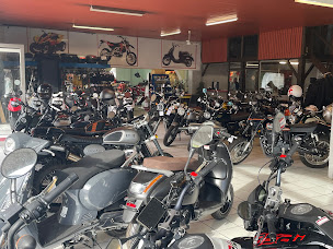 Photo n°25 de Sports Aquitaine Loisirs à Agen (Magasin de motos)