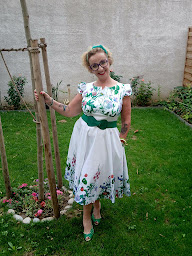 Photo n°10 de LA BOUTIQUE VINTAGE DE MARYSE GAUDFROY à Fontaine-de-Vaucluse (Magasin de vêtements vintage)