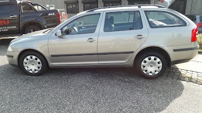 car-dealer