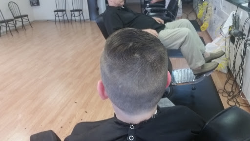 precision cuts, barber shop of Land O Lakes - Thumbnail