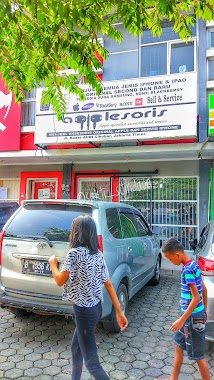 Renan Store, Author: Sakti Sitindaon