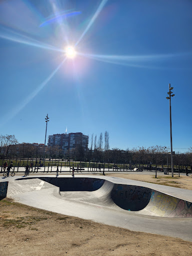 Skatepark "Ignacio Echeverría, skateboard hero" - Madrid Río - Thumbnail