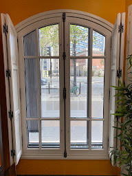 Photo n°3 de Artisan France Fenêtre à Paris (Magasin de stores et de rideaux)