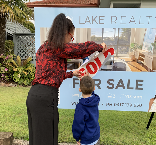 Lake Realty Sylvi Allan Gallery - Australia
