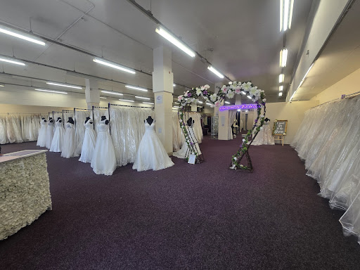 WED4LESS OUTLET BURTON UPON TRENT | WEDDING DRESS & BRIDESMAID DRESS OUTLET IN BURTON UPON TRENT - Thumbnail