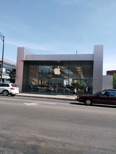 North/Clybourn - Visual