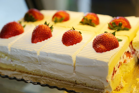 Pineapple King Bakery - San Francisco by null