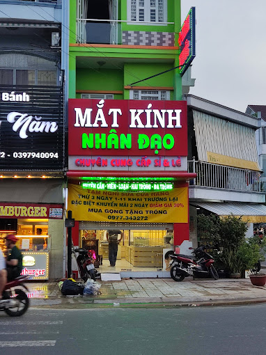 Mắt Kính Nhân Đạo