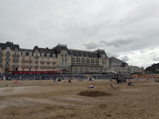Etablissement des bains de Cabourg